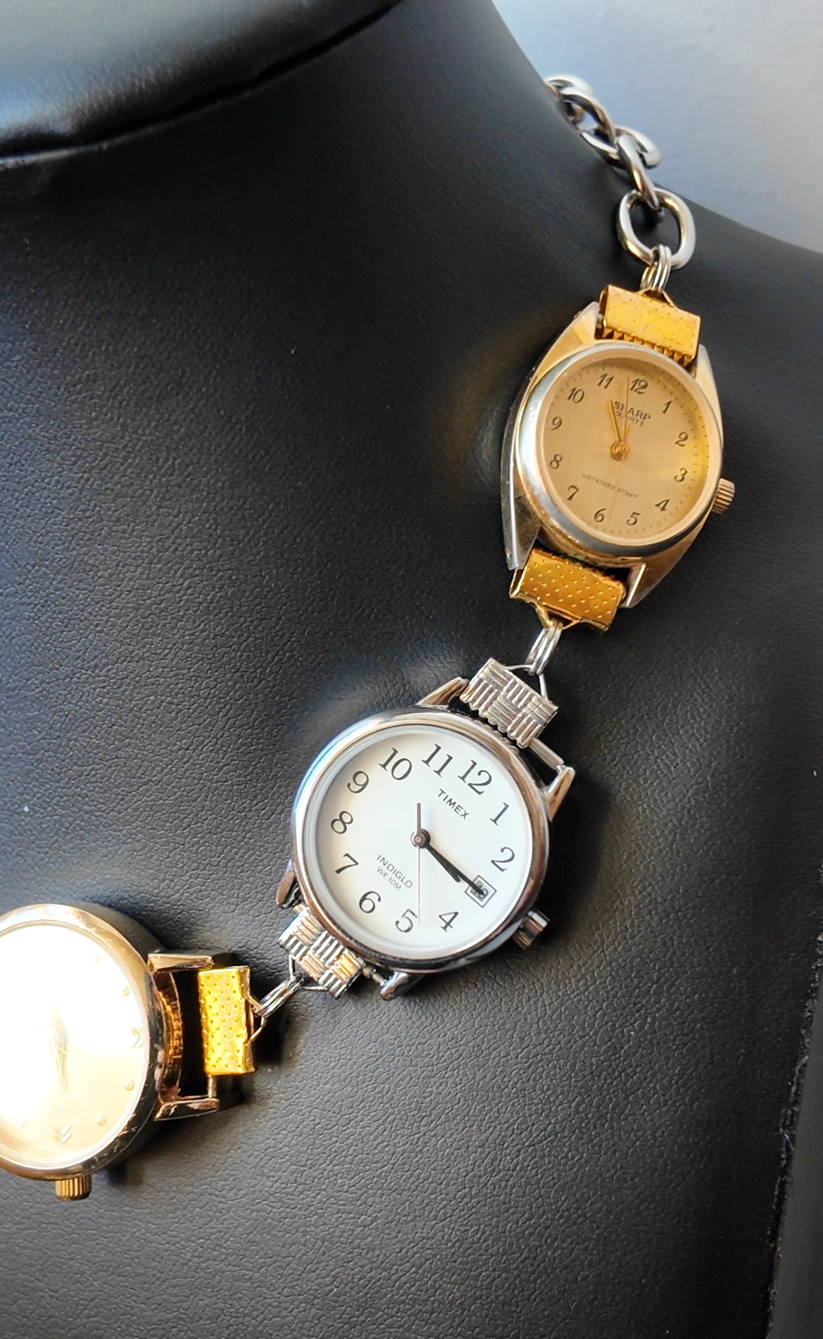 The 5th Watch Chain