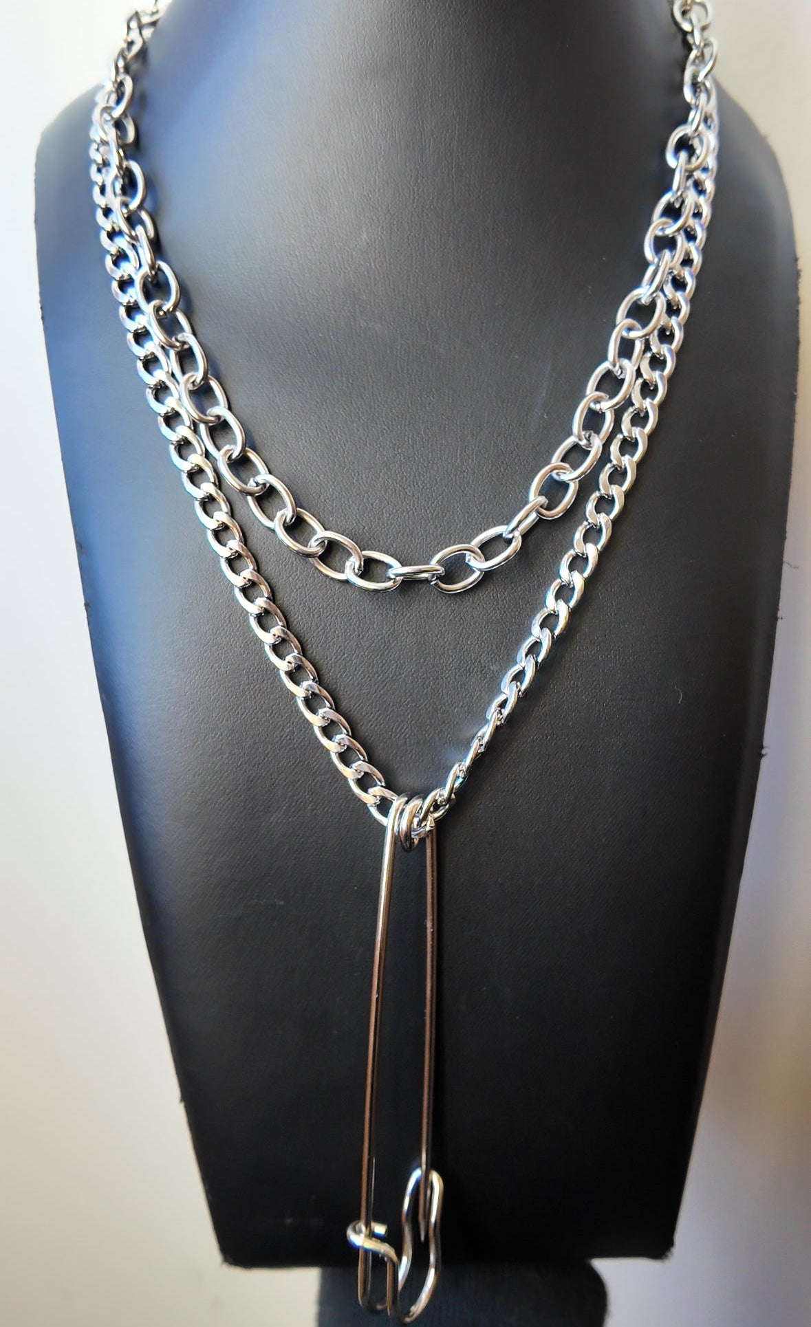 Oversized Pin Layered Pant Chain