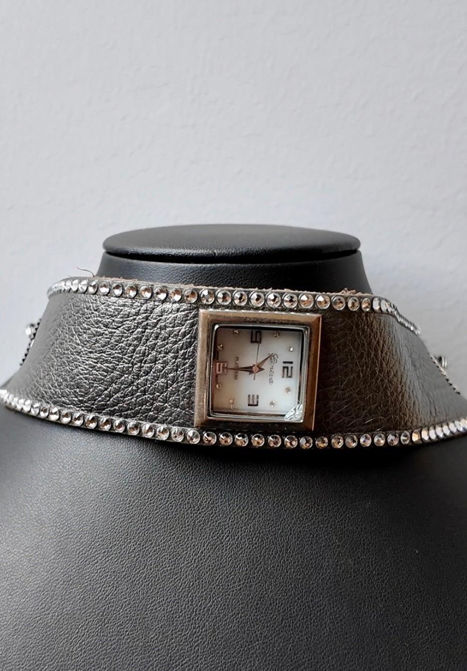 Grey Watch Choker